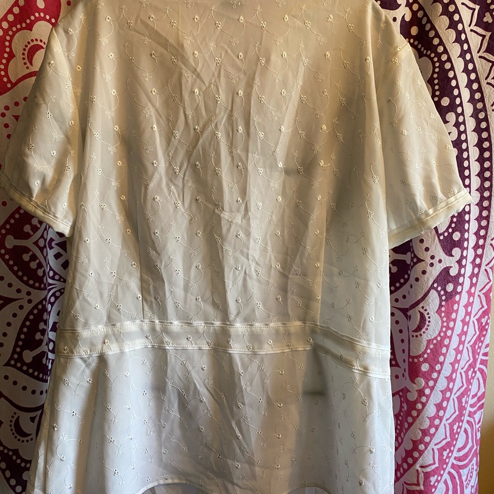 Blouse - Picture 2 of 3